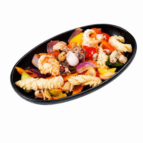 Морепродукты вок со сладким перцем, луком и морковью